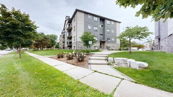 5 Jacksway Crescent in London, ON - Building Photo