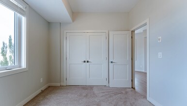 The Link in Edmonton, AB - Building Photo - Building Photo