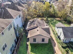 2406 Charleston St in Houston, TX - Foto de edificio - Building Photo