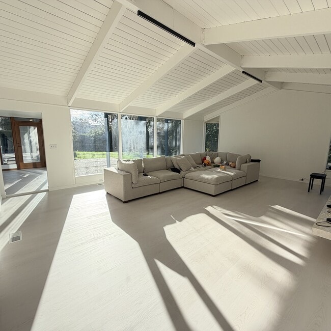 property at 7650 SE 41st St