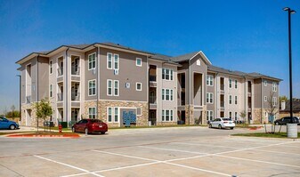 Haven at Bellaire in Richmond, TX - Building Photo