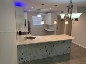 5510 N Lakewood Cir-Unit -523 in Margate, FL - Building Photo - Building Photo