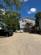 427 S Van Buren St in Iowa City, IA - Foto de edificio - Building Photo