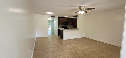 1824 Meadows Cir W in Boynton Beach, FL - Building Photo - Building Photo