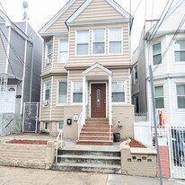 375 Union St, Unit 2 in Jersey City, NJ - Building Photo
