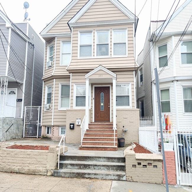 375 Union St