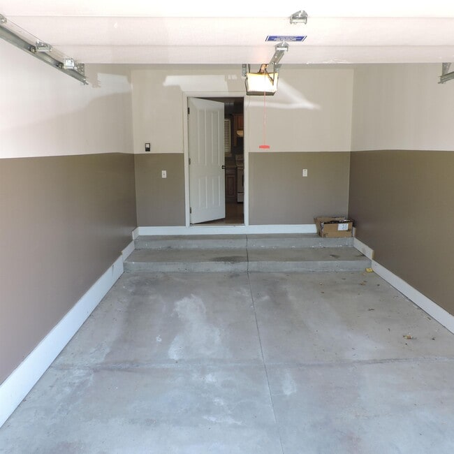 3287 E 11 Mile Rd in Warren, MI - Building Photo - Building Photo