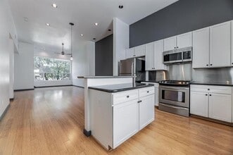 742 Cannen John Ln in Dallas, TX - Building Photo - Building Photo