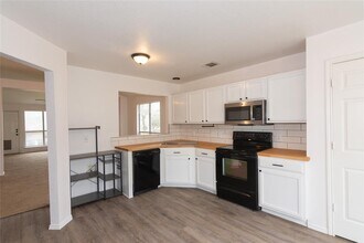121 Winecup Path in Cedar Creek, TX - Building Photo - Building Photo