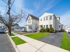 49 Livingston Ave in Lyndhurst, NJ - Building Photo - Building Photo