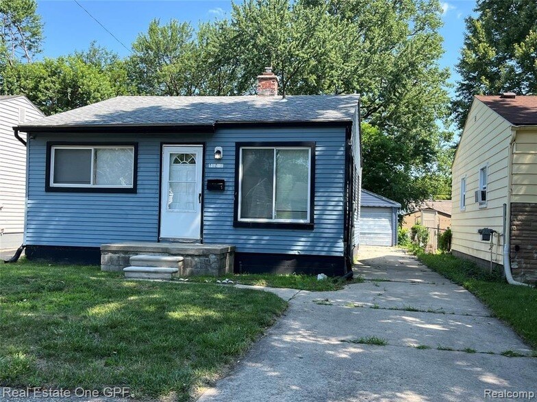 11267 Jackson Ave in Warren, MI - Building Photo