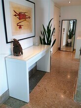 7600 Collins Ave in Miami Beach, FL - Building Photo - Building Photo