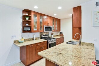 5700 Etiwanda Ave-Unit -152 in Los Angeles, CA - Building Photo - Building Photo