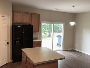 8029 Hyannis Ct in North Charleston, SC - Building Photo - Building Photo