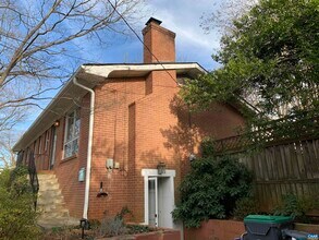 1028 St Charles Ave in Charlottesville, VA - Building Photo - Building Photo