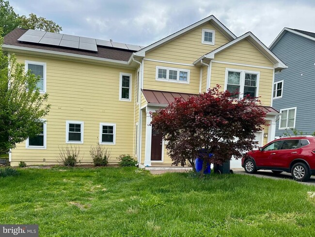 1830 Anderson Rd in Falls Church, VA - Building Photo - Building Photo
