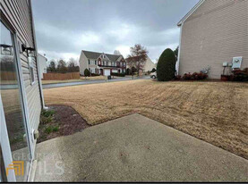 3722 Verde Glen Ln in Cumming, GA - Foto de edificio - Building Photo