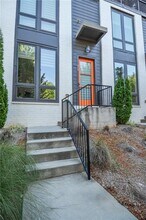 459 Parkway Dr NE in Atlanta, GA - Building Photo - Building Photo
