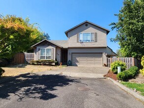 9582 SW Jubilee Ct in Tigard, OR - Foto de edificio - Building Photo