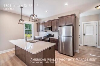 1301 Logan St SE-Unit -2 in Grand Rapids, MI - Building Photo - Building Photo