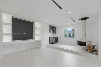 7505 SW 167th St in Palmetto Bay, FL - Building Photo - Building Photo