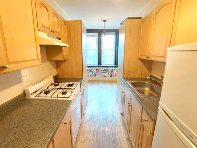 28 Quint Ave, Unit 35B