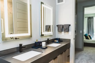 3475 Piedmont Rd NE-Unit -450 in Atlanta, GA - Building Photo - Building Photo