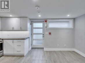 115 Wallace Ave in Toronto, ON - Building Photo - Building Photo