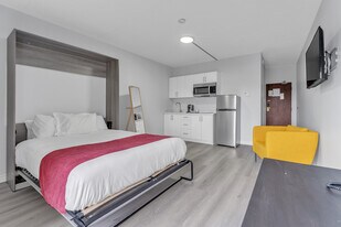 2360 Princess St in Kingston, ON - Building Photo