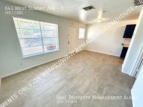 643 W Summit Ave.-Unit -5 in San Antonio, TX - Building Photo - Building Photo