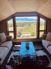 4 Rattlesnake Rd in Livingston, MT - Foto de edificio - Building Photo