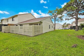 5108 Pier Dr in Greenacres, FL - Building Photo - Building Photo