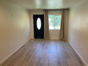 7136 Forest Hills Rd in Canoga Park, CA - Building Photo - Building Photo