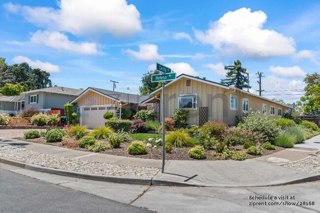 2010 Helena Way in Redwood City, CA - Foto de edificio - Building Photo