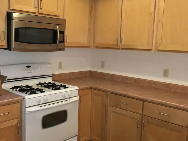 1350 Yulupa Ave in Santa Rosa, CA - Building Photo - Building Photo