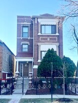2700 S Hamlin Ave in Chicago, IL - Building Photo