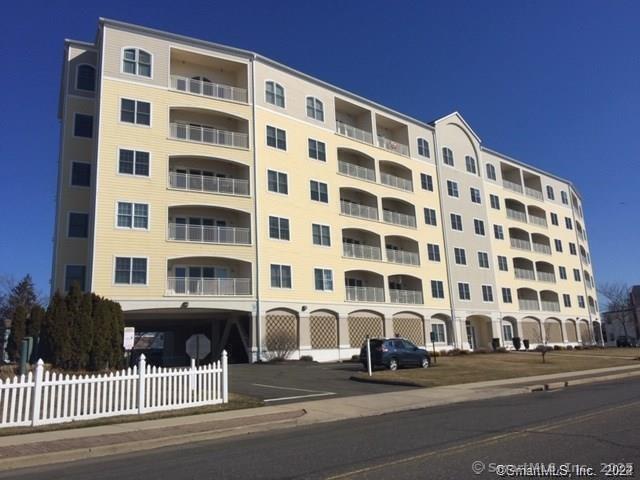 343 Beach St in West Haven, CT - Building Photo