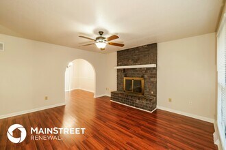 408 SW Sandstone Dr in Blue Springs, MO - Building Photo - Building Photo