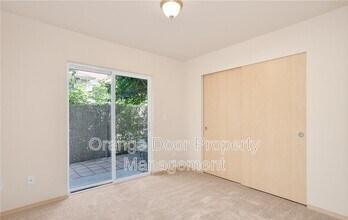2414 SW Holden St in Seattle, WA - Building Photo - Building Photo