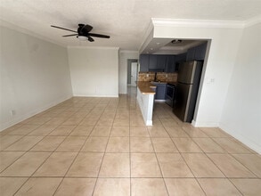 1818 E Oakland Park Blvd in Fort Lauderdale, FL - Building Photo - Building Photo
