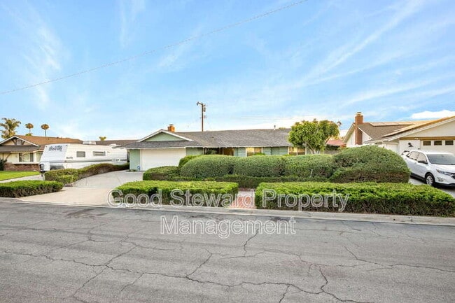 5111 Roxborough Dr in Placentia, CA - Building Photo - Building Photo