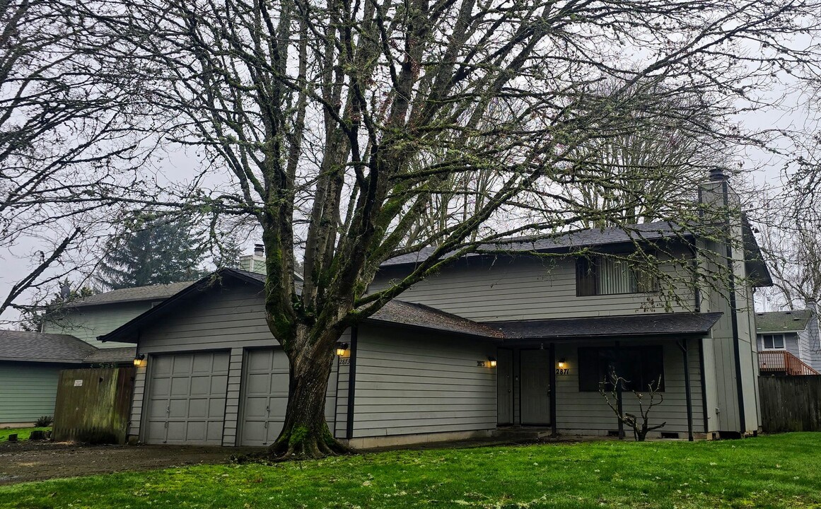 2871-2873 Applewood Ln in Eugene, OR - Building Photo