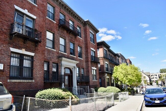 46 Park Vale Ave, Unit 2 in Boston, MA - Building Photo - Building Photo