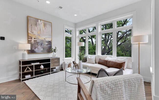 4315 Harrison St NW in Washington, DC - Building Photo - Building Photo