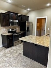 3010 W Millstone Dr in Fayetteville, AR - Foto de edificio - Building Photo
