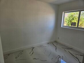 306 NE 6th St in Hallandale Beach, FL - Building Photo - Building Photo