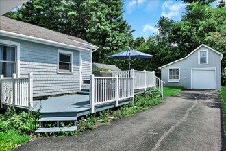 10 Ritchie Pl in Saratoga Springs, NY - Foto de edificio - Building Photo