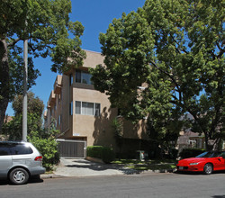 1039 Spazier Ave in Burbank, CA - Building Photo - Building Photo