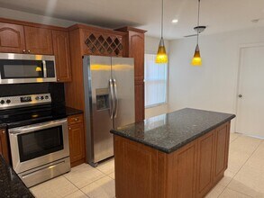 15530 SW 26th Terrace in Miami, FL - Building Photo - Building Photo