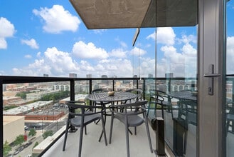 1044 W Van Buren St in Chicago, IL - Building Photo - Building Photo